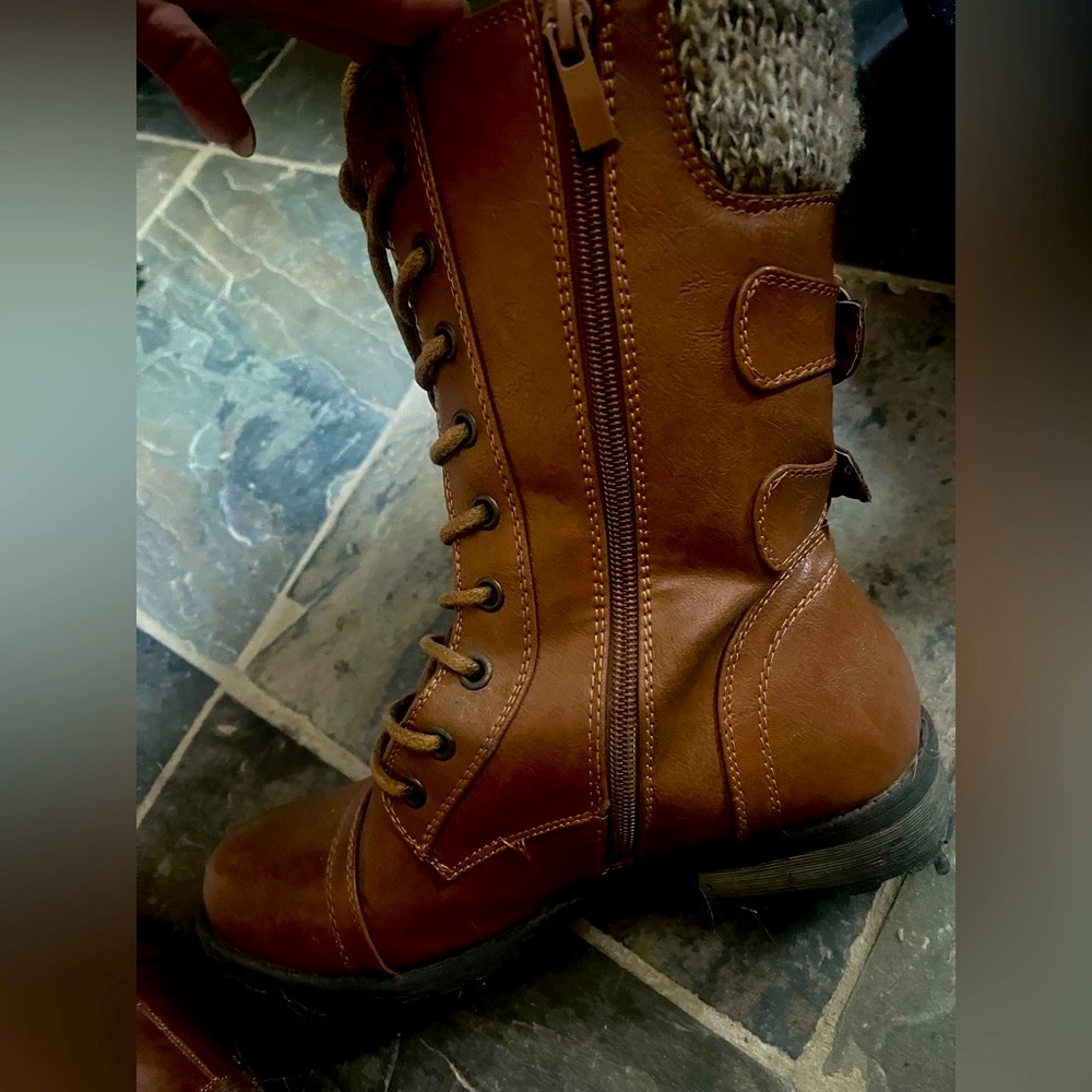✨ Lace Up Boots✨